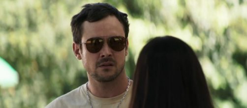 Chiclete descobre o que motivou casamento de Vivi e Camilo. (Reprodu&ccedil;&atilde;o/TV Globo)