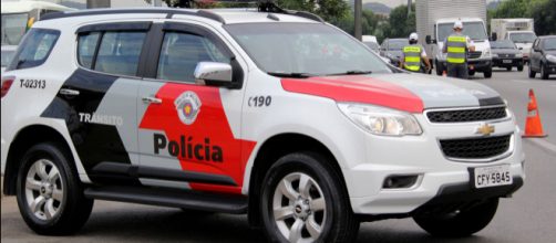 Pol&iacute;cia predeu os homens na segunda-feira (02). (Arquivo Blasting News)