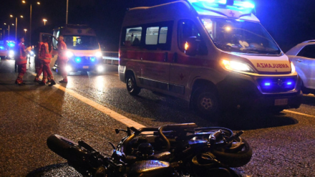 Campania: 17enne perde la vita in un tragico incidente in scooter.