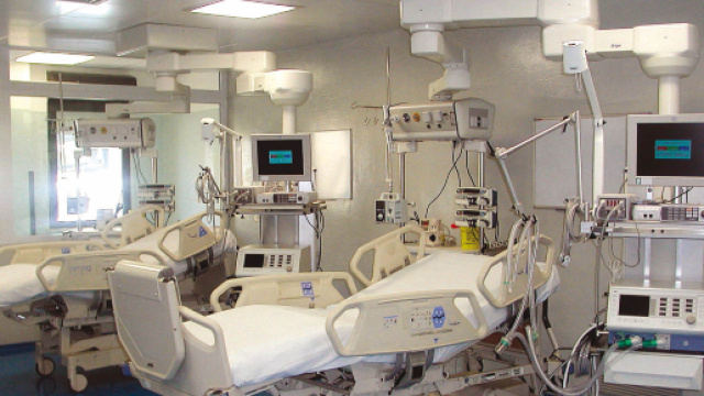 Mantova: bimbo di quattro mesi in rianimazione per maltrattamenti. Arrestata la madre