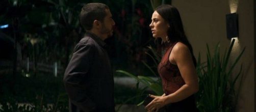 Camilo prende Vivi em casa. (Reprodu&ccedil;&atilde;o/ TV Globo)