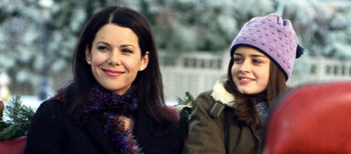 A s&eacute;rie narra a conviv&ecirc;ncia de Lorelay Gilmore e sua filha adolescente. (Foto: Netflix/Divulga&ccedil;&atilde;o)