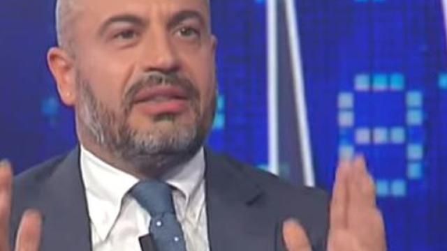 Gianluigi Paragone continua a non essere entusiasta dell'alleanza con il Partito Democratico per il M5s.