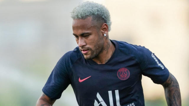 Mercato PSG : Neymar 'toujours aussi d&eacute;termin&eacute;' &agrave; partir