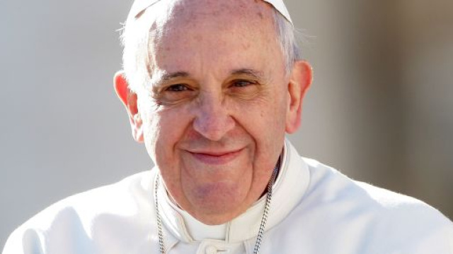 Papa Francesco nel mirino del web, lui: &lsquo;Ho dato un cattivo esempio&rsquo;.