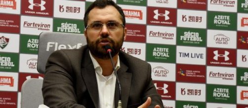 M&aacute;rio Bittencourt afirma que Fluminense ir&aacute; notificar o Liverpool. (Arquivo Blasting News)