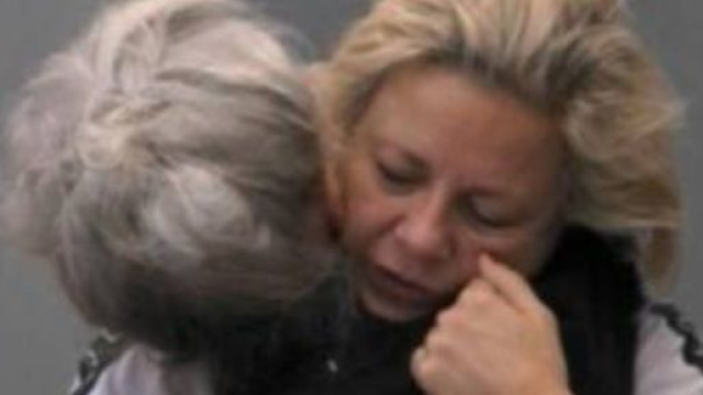 Grande Fratello Vip, Antonella Elia in lacrime: "Non mi sento a mio agio""