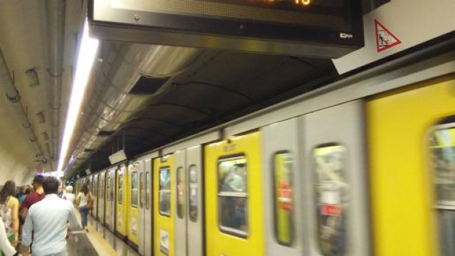 Metro Napoli, scontro fra tre treni appena fuori dalla stazione di Piscinola - Credit: geosnews.com
