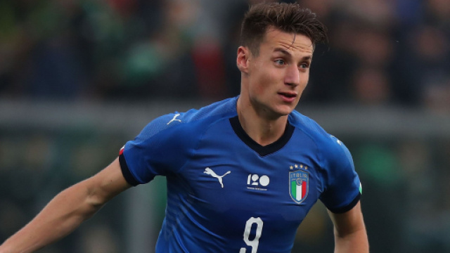 Il Genoa vuole anticipare il riscatto di Pinamonti con l'Inter