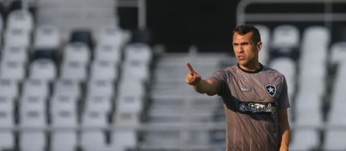 Bruno Lazaroni comanda o Botafogo no in&iacute;cio do Estadual. (Vitor Silva/Botafogo FR)