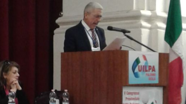 Alfonso Farruggia in sede di congresso Uilpa Sicilia