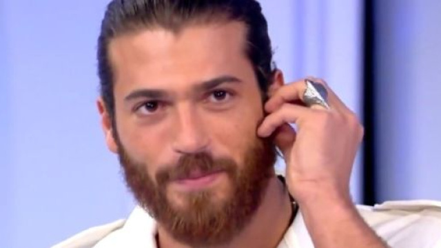 Can Yaman, star di 'Bitter sweet', ospite della seconda puntata di C'&egrave; posta per te