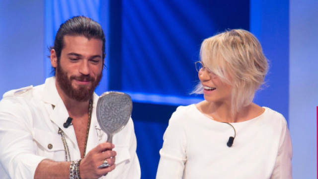 Can Yaman a C'&egrave; posta per te con Maria De Filippi