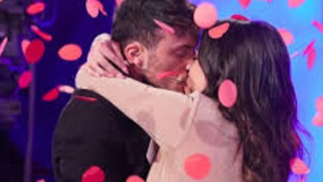 Giulio Raselli sceglie Giulia D'Urso e le confessa di amarla