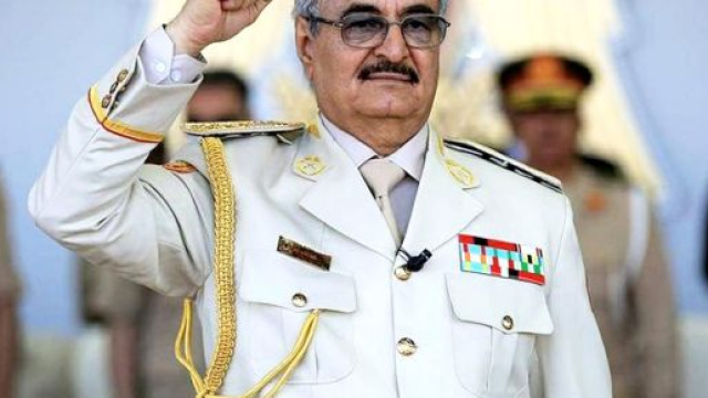 Il generale e politico libico Haftar.