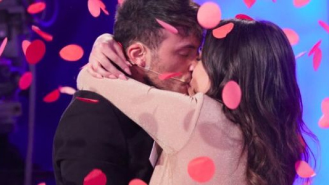 Uo&D, Giulio sceglie Giulia D'Urso: 'Dimmi di s&igrave; perch&eacute; ti amo'