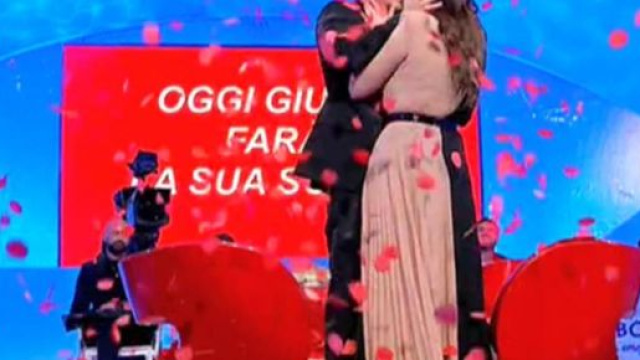 Uomini e Donne, Giulio Raselli ha scelto Giulia D'Urso.