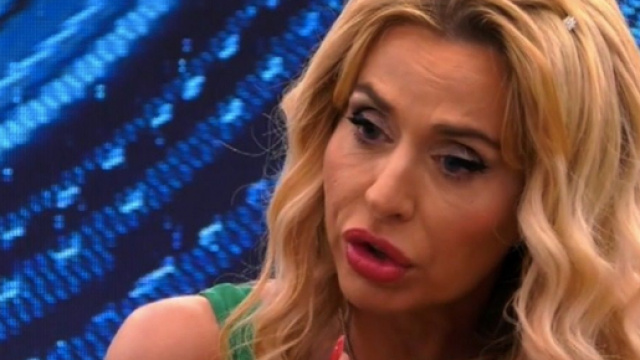 GF Vip, Elia e Zequila offendono Valeria Marini: 'Un mostro, il triplo rispetto a Rita'