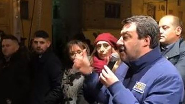 Matteo Salvini durante uno dei suoi comizi per la campagna elettorale.