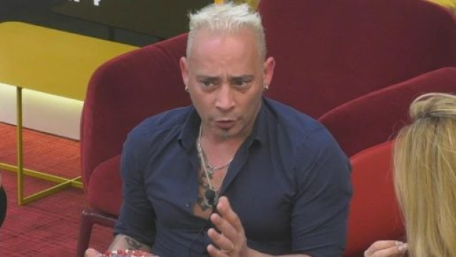 GF, Veneziano sbotta contro Alfonso Signorini: 'Pretendo le stesse misure usate per me'.