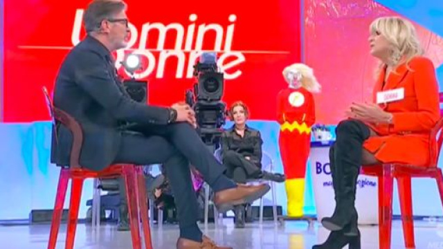 Uomini e Donne, Gemma chiude con Marcello, ma prima lo bacia a stampo: 'S&igrave;, perch&eacute; no'