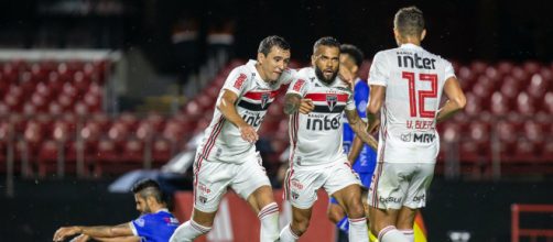 O trio, Daniel Alves, Pablo e Vitor Bueno, foi respons&aacute;vel por dois gols e duas assist&ecirc;ncias. (Arquivo Blasting News)