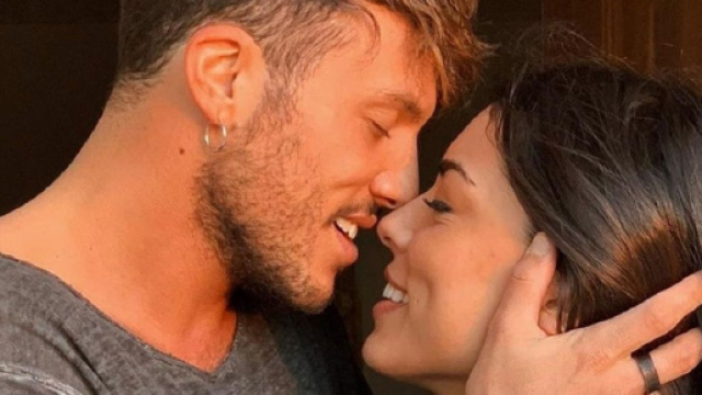Giulio Raselli e Giulia D'Urso innamoratissimi in una diretta IG: 'Andremo a convivere a Valenza' - Credit: profilo Instagram di Giulia D'Urso