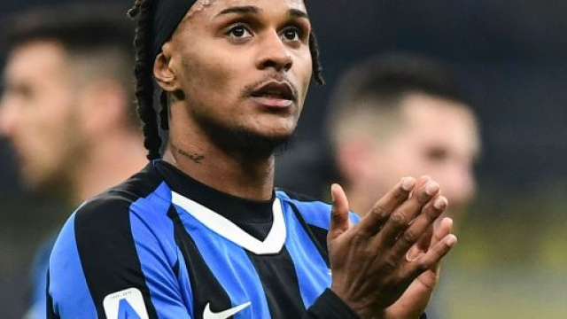 Inter, Valentino Lazaro verso i saluti, visite mediche con il Newcastle