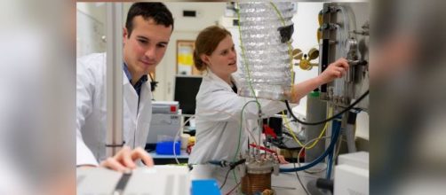 Incre&iacute;ble descubrimiento: Crean ox&iacute;geno a partir del polvo lunar.