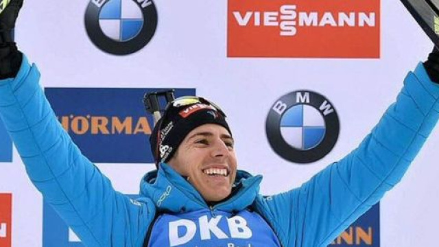 Quentin Fillon Maillet a d&eacute;croch&eacute; sa premi&egrave;re victoire de la saison (Credit Twitter Actu Biathlon)