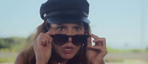 Alexia (Deborah Secco) em cena de Salve-se Quem Puder, novela das sete que estreia nesta segunda (27). Reprodu&ccedil;&atilde;o/TV Globo