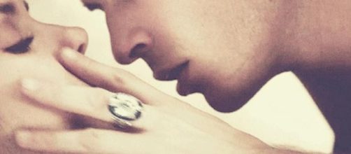 &Eacute; poss&iacute;vel descobrir qual o tipo de carinho que mais gostamos apenas sabendo qual o nosso signo. (Arquivo Blasting News)