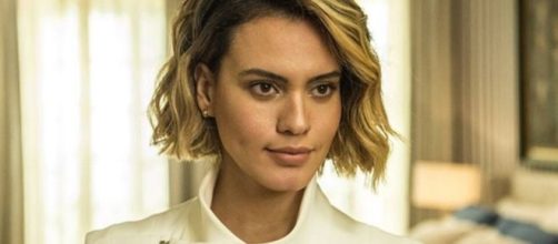 Estela revela para L&iacute;dia que Tales &eacute; golpista. (Reprodu&ccedil;&atilde;o/TV Globo)