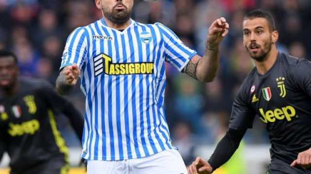 Calciomercato Napoli, l'obiettivo &egrave; una punta: Petagna o Pinamonti