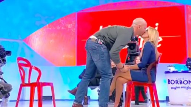 Diretta Uomini e Donne, Anna prosegue con Mattia, nonostante senta altre dame: 'Mi piace'