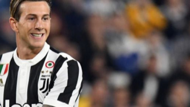 Juve, idea scambio Bernardeschi-Paquet&agrave;