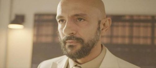 &Aacute;lvaro n&atilde;o &eacute; pai do filho de Verena em 'Amor de M&atilde;e'. (Reprodu&ccedil;&atilde;o/TV Globo)