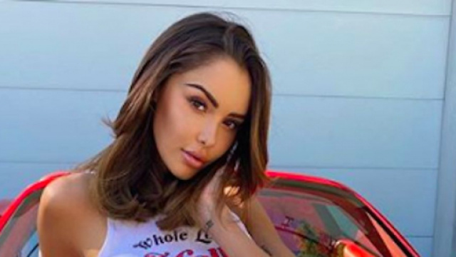 Nabilla apr&egrave;s Los Angeles, va &agrave; Paris avec sa famille. Credit: Instagram/nabilla