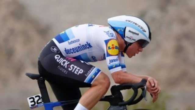 Remco Evenepoel impegnato nella cronometro alla Vuelta San Juan.