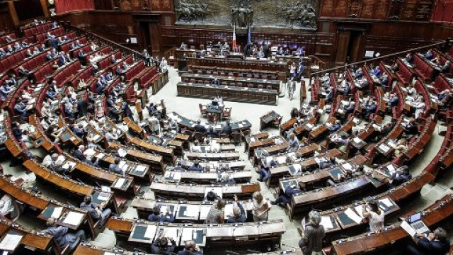 Resi noti online i redditi dei politici italiani