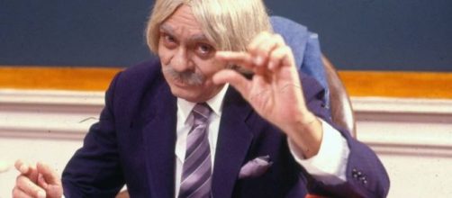 Chico Anysio interpretava Prof. Raimundo. (Reprodu&ccedil;&atilde;o/TV Globo)