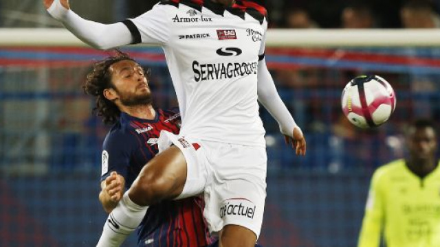 Nathael Julan, morta la punta del Guingamp.