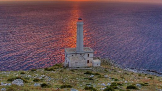 Il Faro di Punta Palacia, Otranto : &egrave; il luogo, d'Italia, dove &egrave; sorta la prima alba del 2020