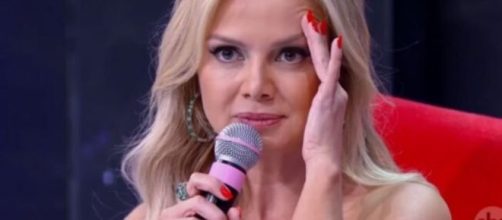 Eliana &eacute; processada por sua ex-bab&aacute;. (Reprodu&ccedil;&atilde;o/SBT)