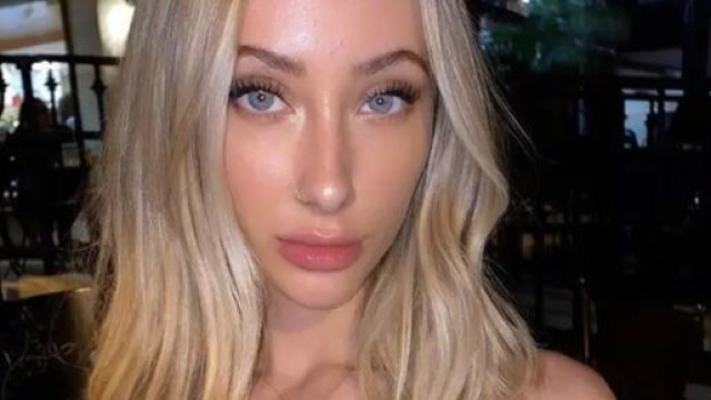This Model Traded Nude Pics For Donations To Australia - refinery29.com