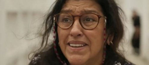 Lurdes far&aacute; exame de DNA em ossos de suposto filho. (Reprodu&ccedil;&atilde;o/TV Globo)