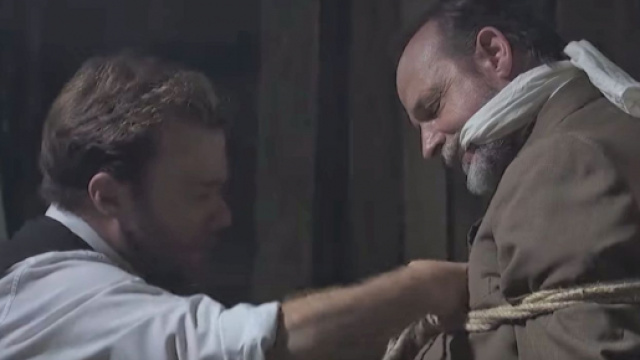 Il Segreto, trame: il Mesia sequestra Irene e Raimundo dopo essere stato smascherato