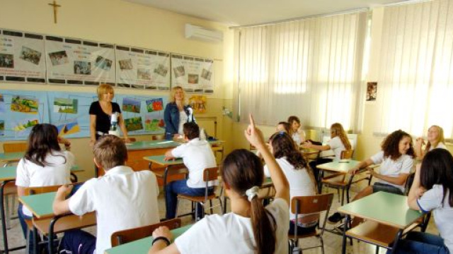 Scuola, salta l'incontro governo-sindacati.