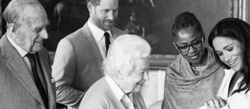 Fam&iacute;lia real brit&acirc;nica est&aacute; sentida e decepcionada com an&uacute;ncio de Harry e Meghan. (Arquivo Blasting News)