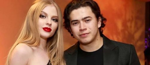 Lu&iacute;sa Sonza e Whindersson fazem aula de tiro. (Arquivo Blasting News)